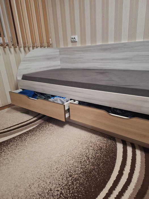 Единично легло с матрак подарък