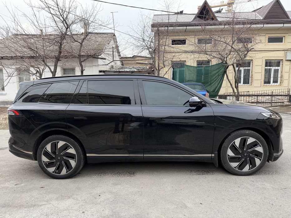 Dongfeng EV 008 sotiladi