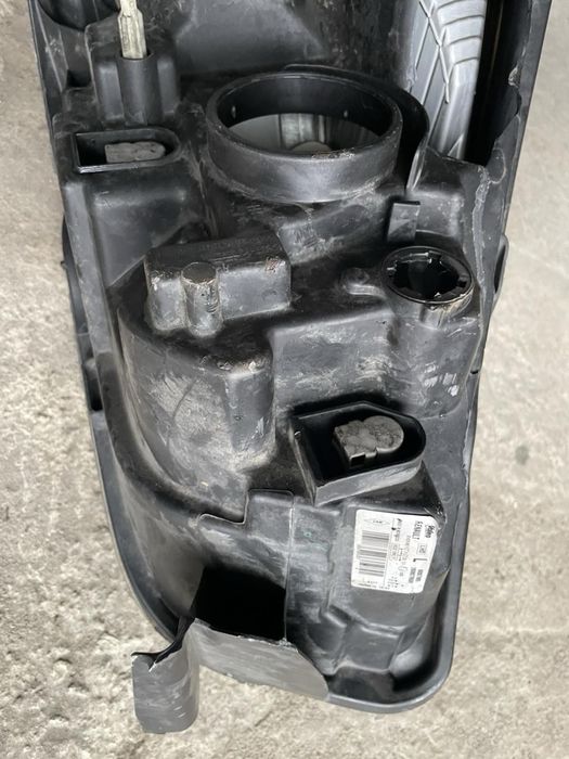 Лвв фар за Dacia doker