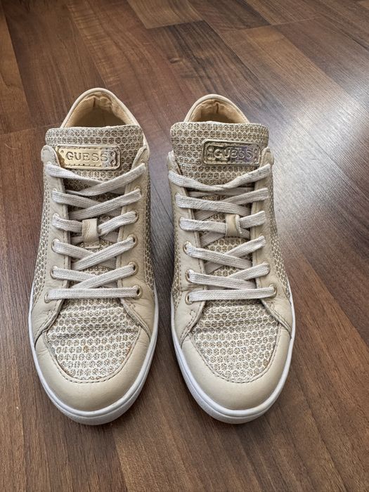 Sneakers - Guess