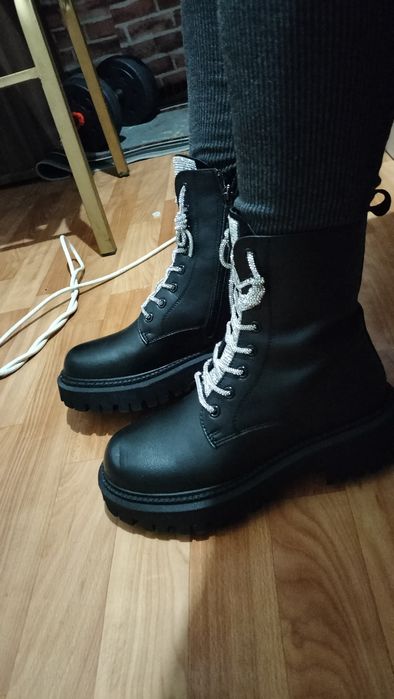 Продам сапоги новые и тёплые