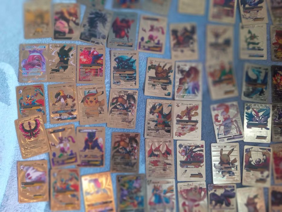 Set 137 carti Pokémon