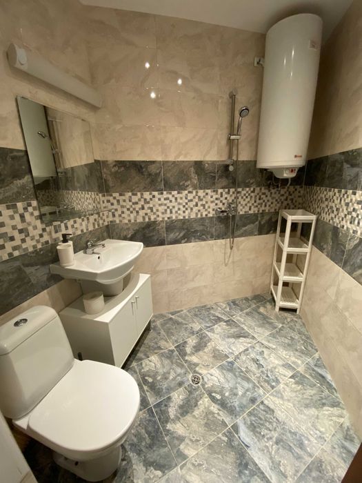 Дава се под наем Двустаен апартамент в Варна, Гръцка махала - 66 кв.м за 550 € - Снимка #13