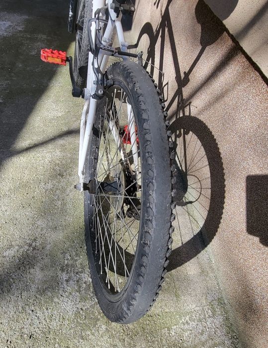 Bicicleta 24' doar Bucuresti. Pret fix fara schimburi. Nu insistati!!