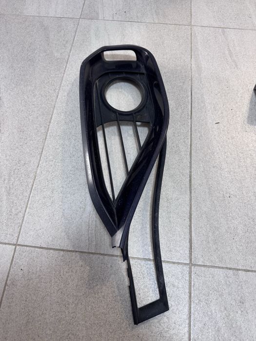 F32,F36 Дясна пластмаса халоген с държач