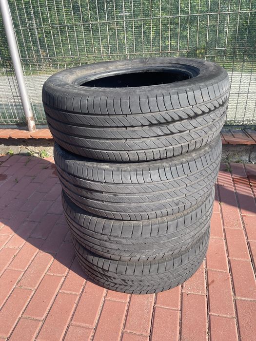 Anvelope vara 205/60/16 si un set iarna cu jante audi 195/65/15