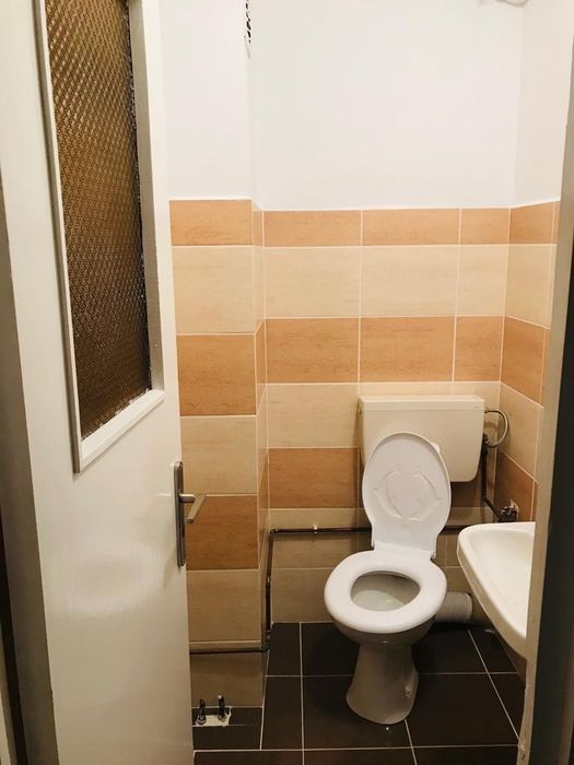 Închiriez apartament pe bulevardul Unirii