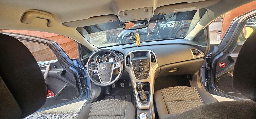 Opel Astra J Active/1.7 CDTI Ecoflex 6+1 trepte/An 2014 Euro 5