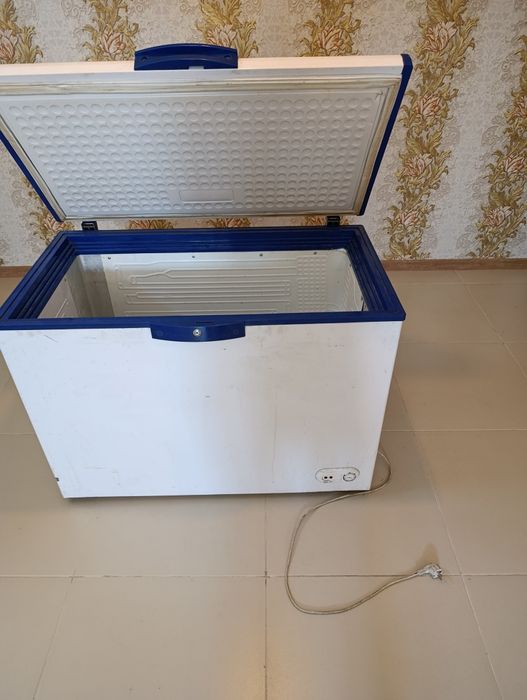 Морозилка продам