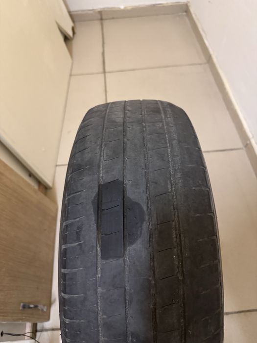 Продам 2 шины от колес для машины !!!