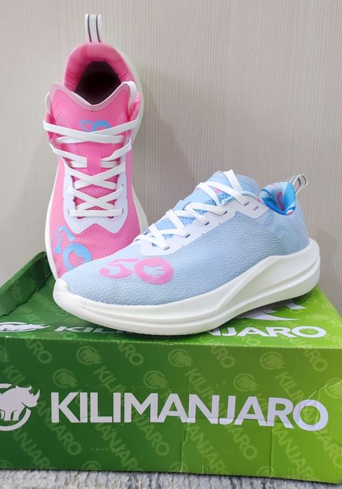 Кроссовки женские