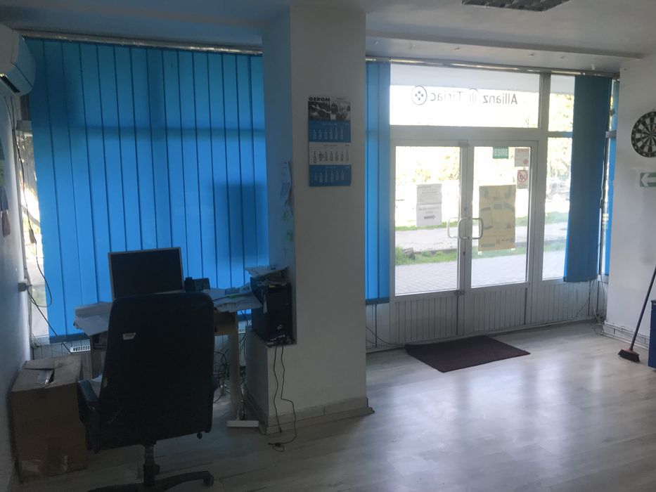Spatiu comercial central  langa primaria Petrosani