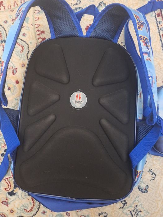 Продам рюкзак школьный