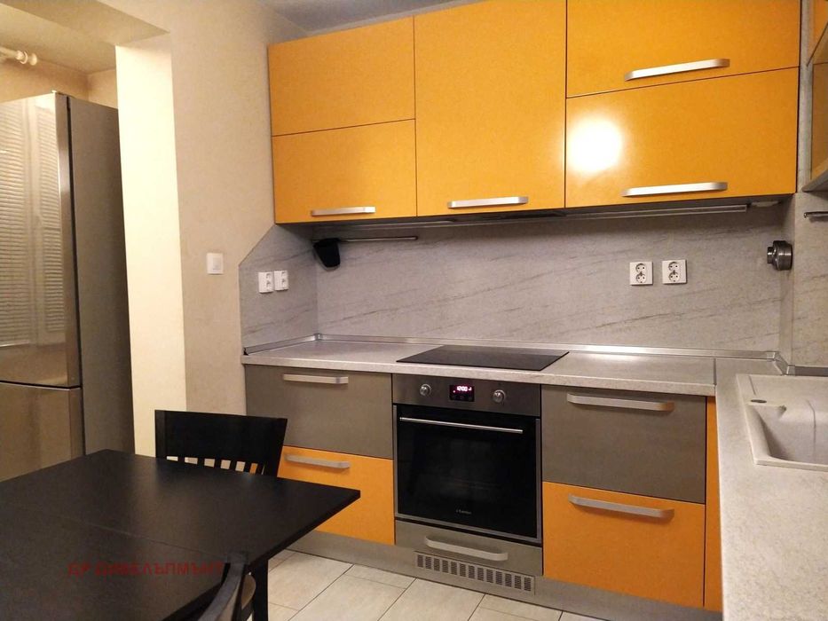 Под наем отличен тристаен,Младост 2 до Метро и Парк