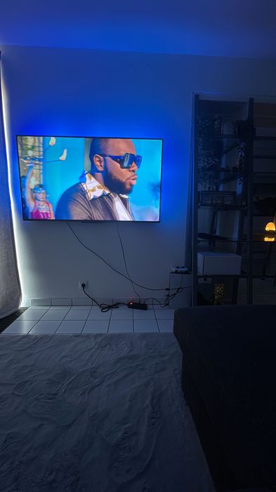 Televizor LED Philips 139 cm 55PUS8100/12 Ultra HD 4K