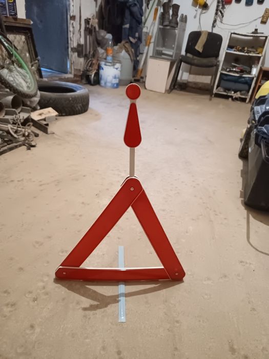 Продам аварийный знак б/у
