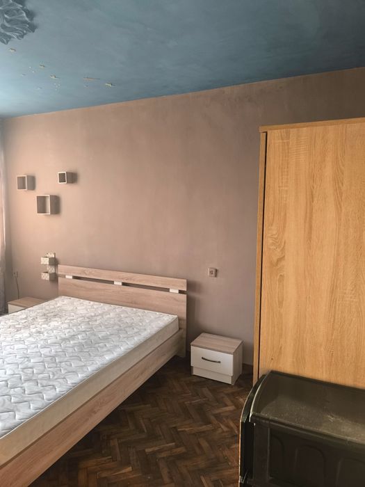 Дава се под наем Двустаен апартамент в Гурково - 74 кв.м за 127.5 € - Снимка #1