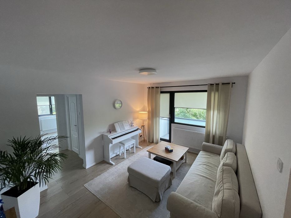 Vand apartament 3 camere astra