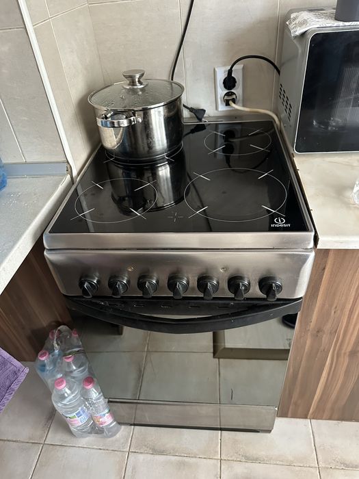 Фурна с Котлони Индезит