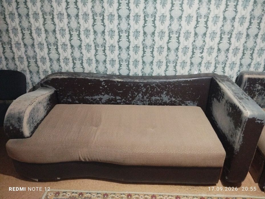 Угловой диван,состояние очень хорошее