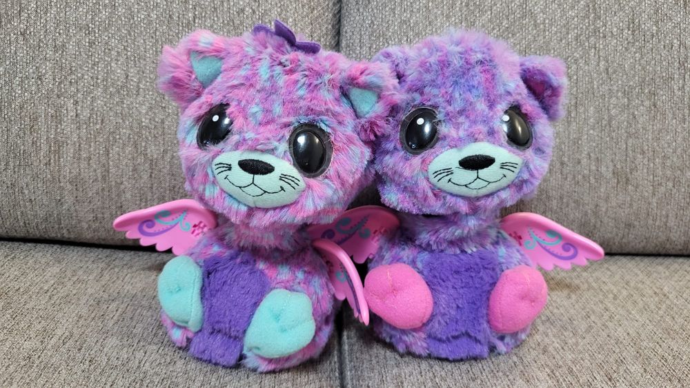 Vând jucării Gemenii Hatchimals Surprise Peacat