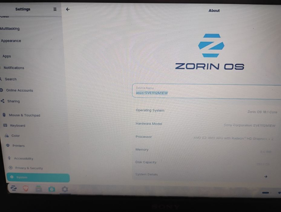 Sony Vaio HD perfect funcțional.Schimb cu consola jocuri.