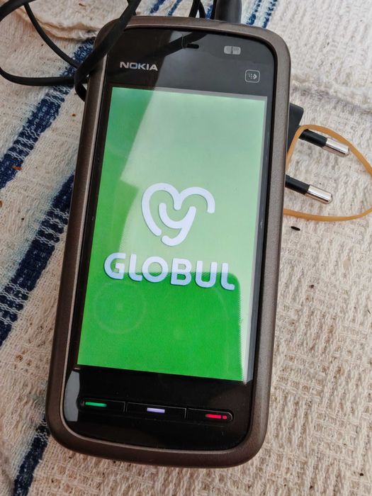 Оригинален Телефон NOKIA 5230 със Зарядно Устройство Рядък Модел
