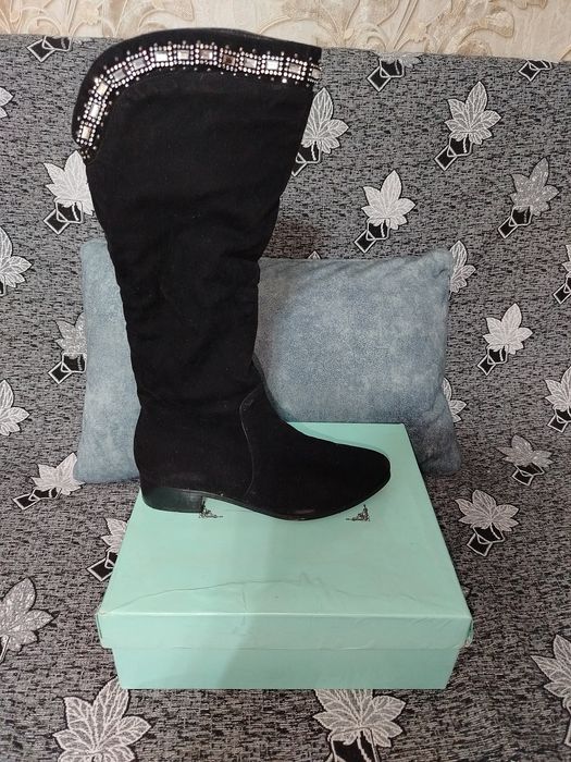 Замшевые зимние сапоги