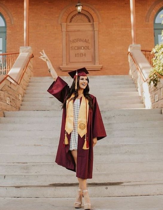 Vinetka bitiruv lenta mantiya forma studiya