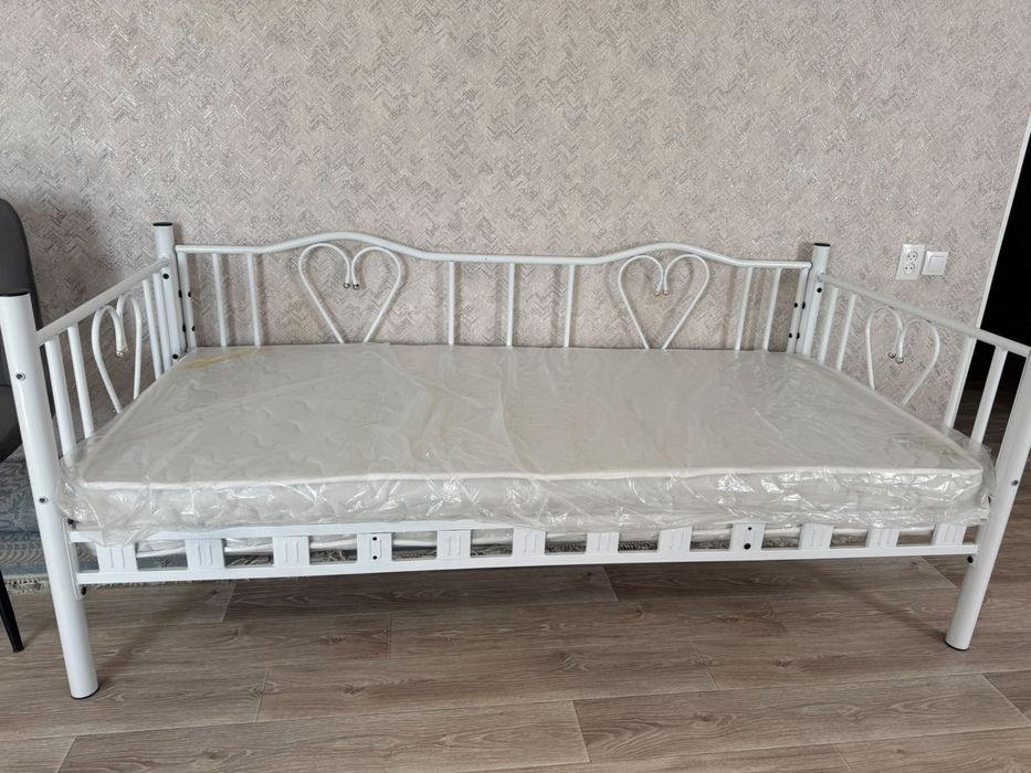 Продается кровать односпальная