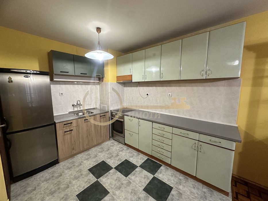 Дава се под наем Тристаен апартамент в София, Оборище - 120 кв.м за 800 € - Снимка #4