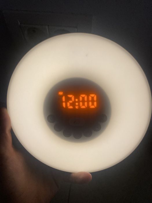 Ceas deșteptător/  lampa cu lumină răsărit & Radio FM