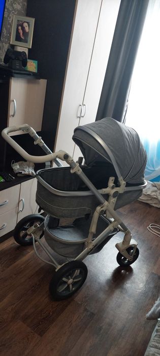 Продам коляску в отличном состояние