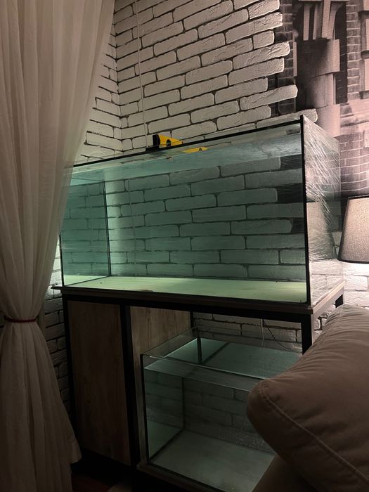 Новые аквариумы со столом под них (спец.заказ)