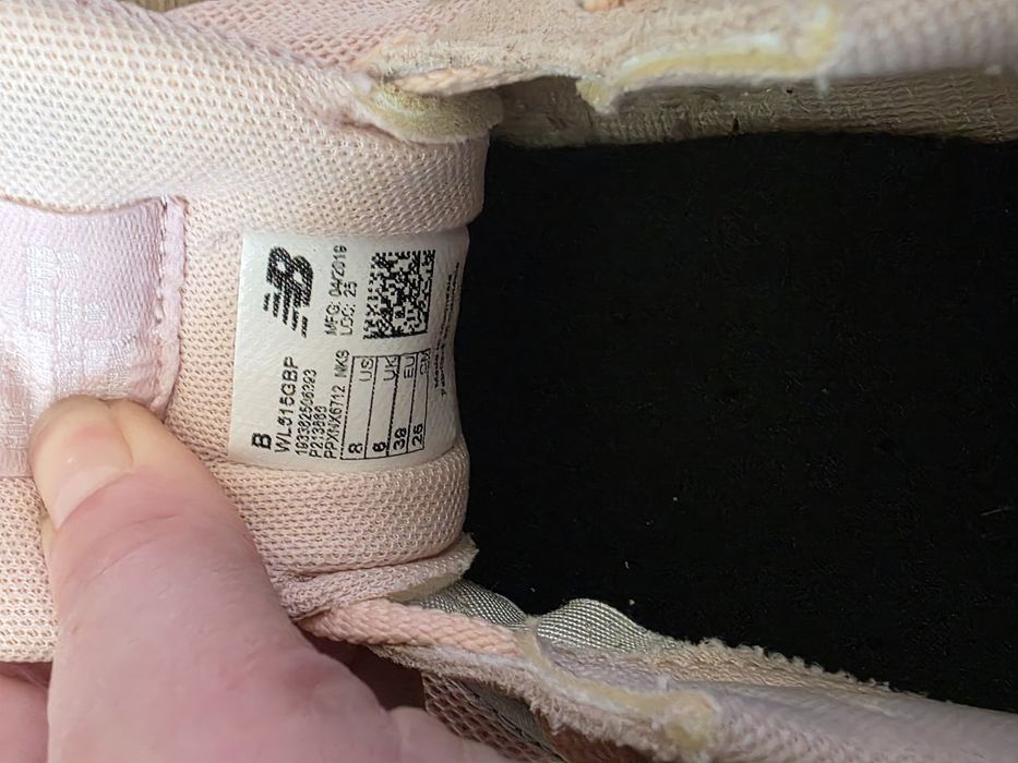 New Balance нови дамски маратонки 39 номер в розово от плат и велур. 
23,5 см стелка, в оригинална кутия