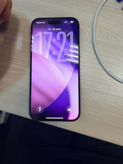 iPhone 15 Pro 256GB Black Titanium (в отличном состоянии)