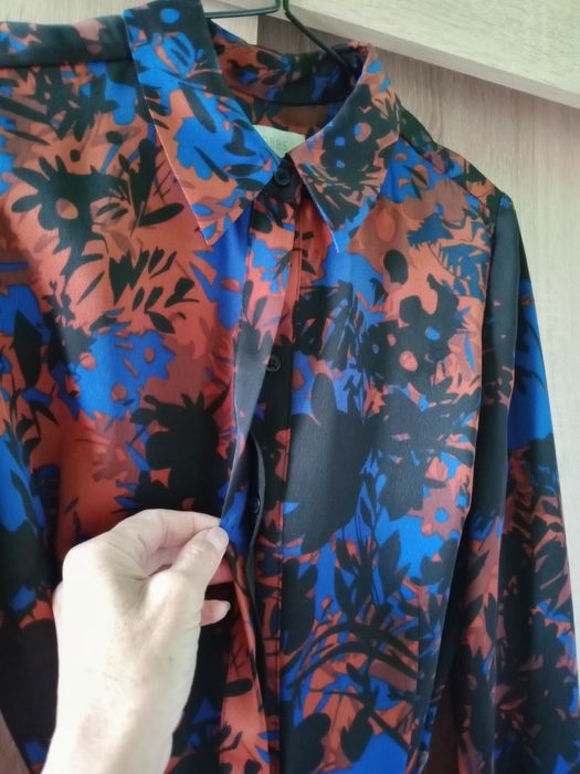 Красива рокля размер 38