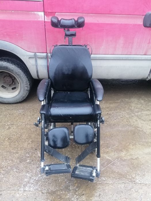 Carucior persoane cu dizabilitati stil fotoliu roti 28.
