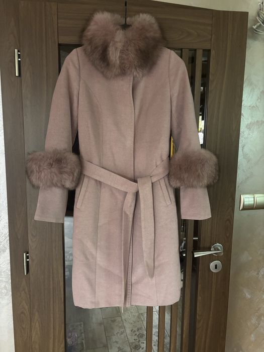 Розово кашмирено палто с естествен пух