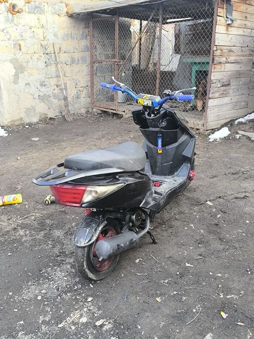 Продам м8 на ходу