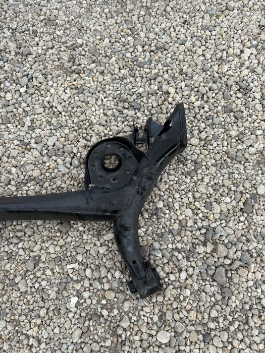 Заден мост Тойота Ярис от 2011 година до 2020 година