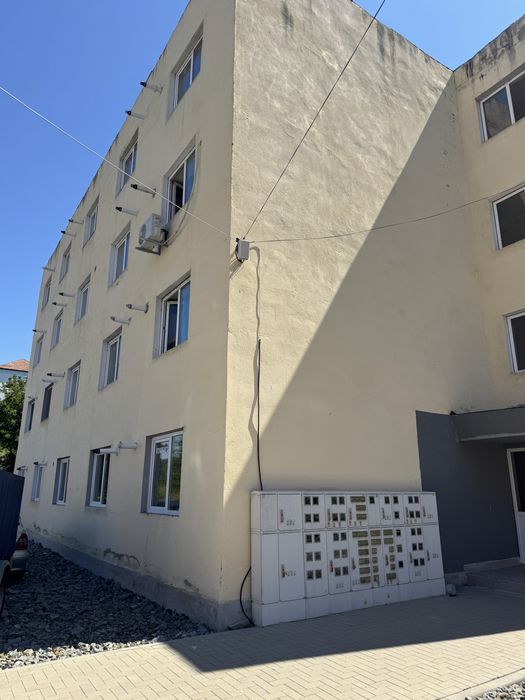 Inchiriez garsoniera cu baie proprie