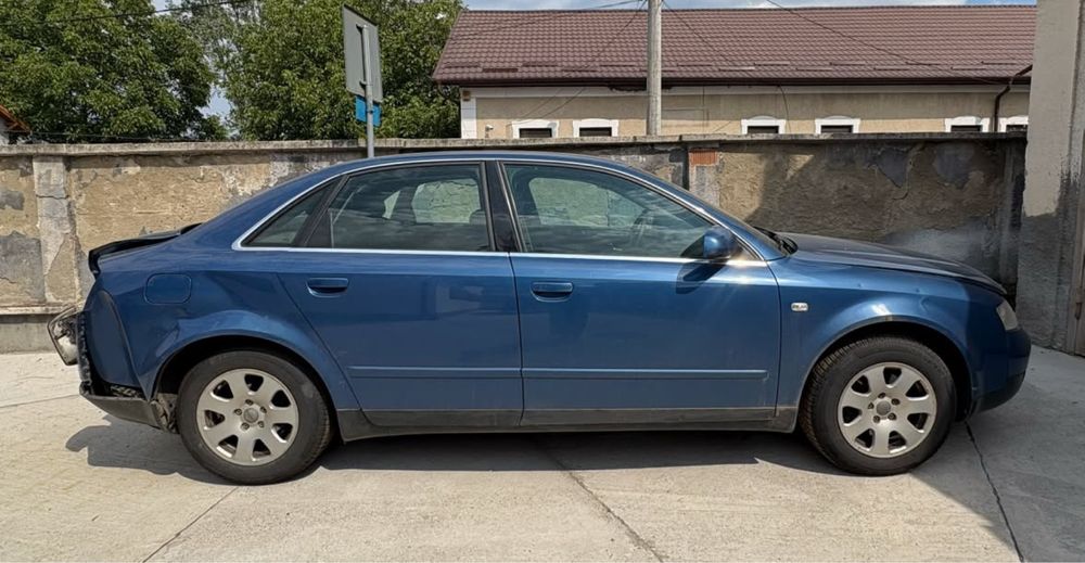 Vând Audi A4 B6 1.9 TDI (131 CP) – Avariat Față/Spate – Motor/Cutie Ok, se deplasează pe roți