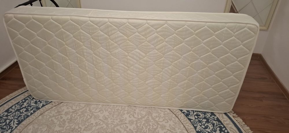 Продается кровать с матрасом