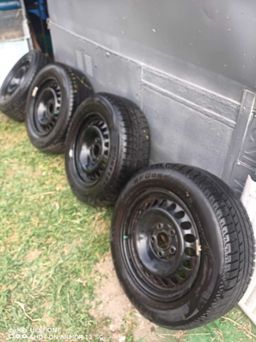 Cauciucuri de iarna echipate complet(215x60x15)