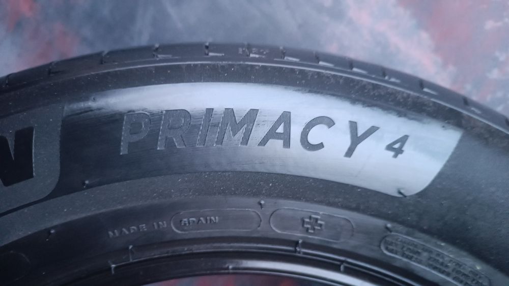 215/65/17 Michelin Дот 1223