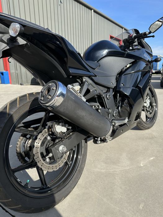 OFERTA!!! Kawasaki Ninja 250R - 3156km - New + Casca Cadou