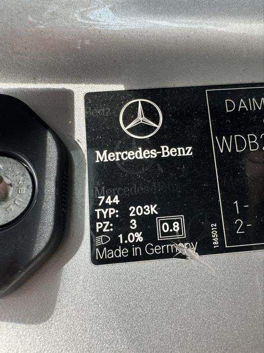 Врати десни за Мерцедес W203 c220 комби!