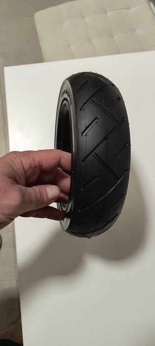 Vând Anvelope+Camera