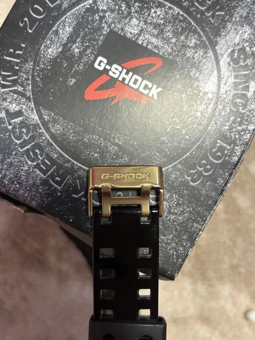 Продавам CASIO G-SHOCK GA-710GB-1A